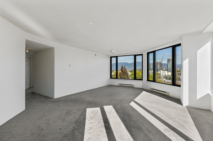 Photo 5 at 609 - 2201 Pine Street, Fairview VW, Vancouver West