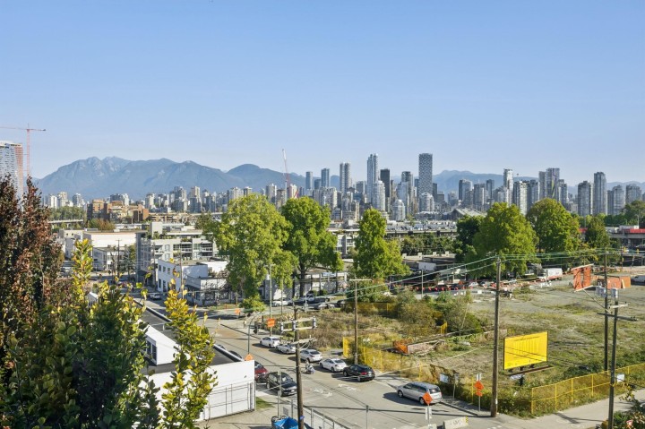 Photo 24 at 609 - 2201 Pine Street, Fairview VW, Vancouver West