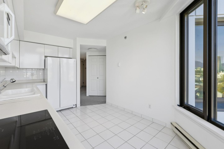 Photo 10 at 609 - 2201 Pine Street, Fairview VW, Vancouver West