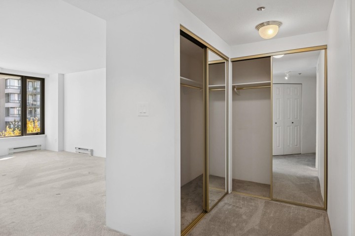 Photo 14 at 609 - 2201 Pine Street, Fairview VW, Vancouver West