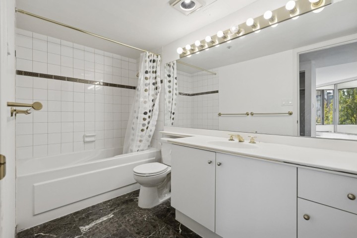 Photo 15 at 609 - 2201 Pine Street, Fairview VW, Vancouver West