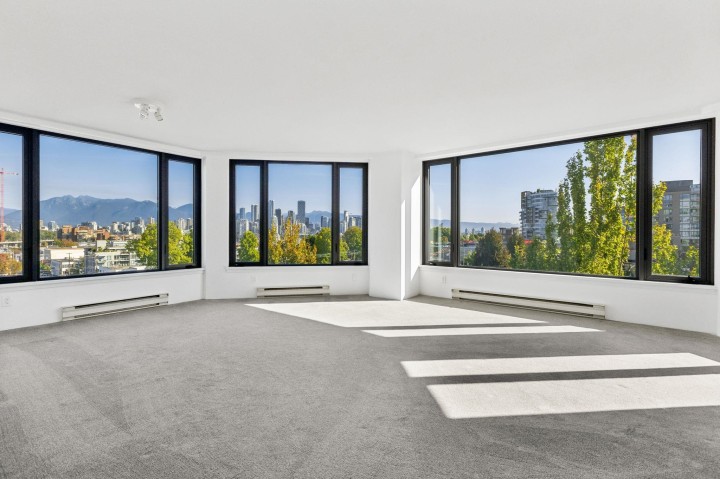 Photo 4 at 609 - 2201 Pine Street, Fairview VW, Vancouver West