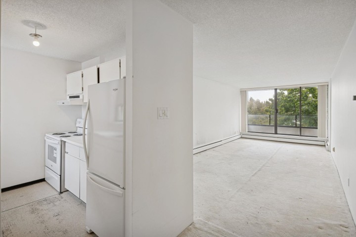 Photo 12 at 301 - 1995 Beach Avenue, West End VW, Vancouver West