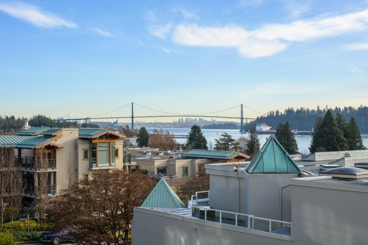 Photo 17 at 203 - 1730 Duchess Avenue, Ambleside, West Vancouver