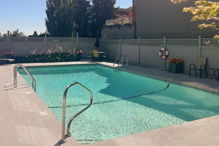 Photo 22 at 203 - 1730 Duchess Avenue, Ambleside, West Vancouver