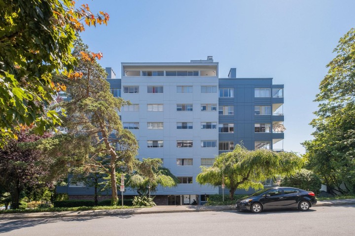 Photo 19 at 203 - 1730 Duchess Avenue, Ambleside, West Vancouver