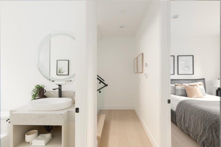 Photo 12 at 2 - 475 W 20th Avenue, Cambie, Vancouver West