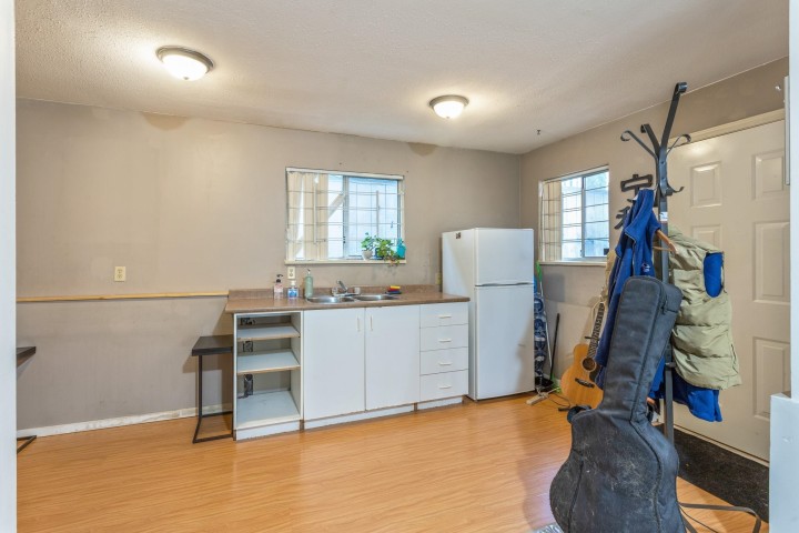 Photo 17 at 2586 W 8th Avenue, Kitsilano, Vancouver West