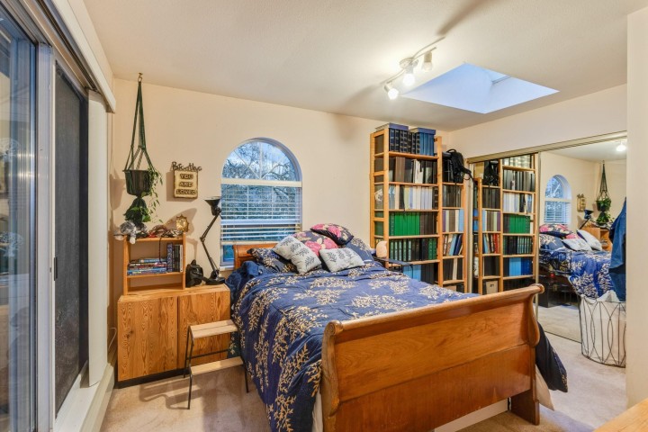 Photo 12 at 2586 W 8th Avenue, Kitsilano, Vancouver West