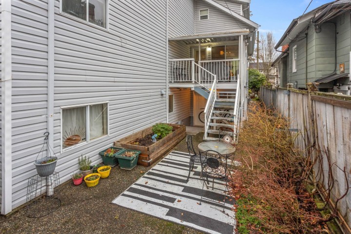 Photo 24 at 2586 W 8th Avenue, Kitsilano, Vancouver West