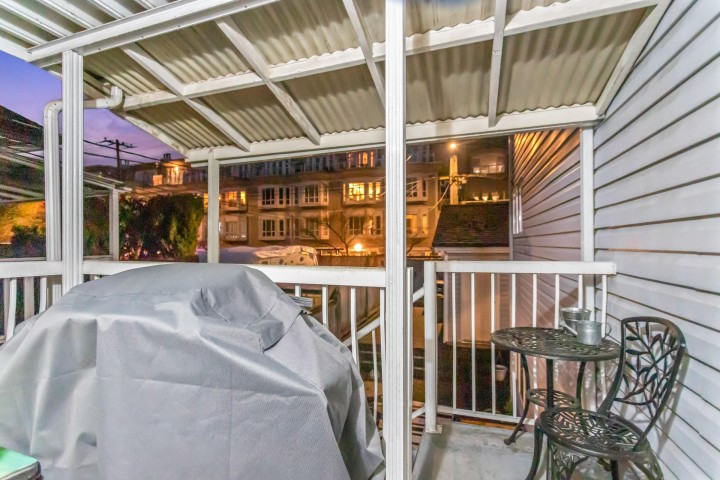 Photo 19 at 2586 W 8th Avenue, Kitsilano, Vancouver West