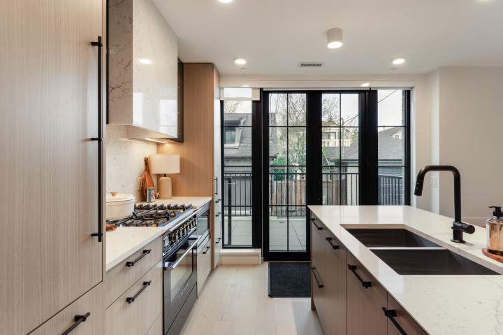 Photo 3 at 197 W King Edward Ave Street, Cambie, Vancouver West