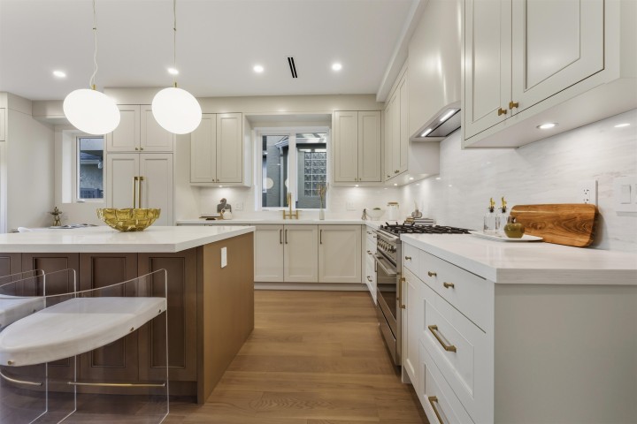 Photo 10 at 1759 W 16th Avenue, Fairview VW, Vancouver West