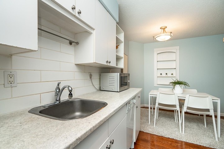 Photo 7 at 114 - 1950 W 8th Avenue, Kitsilano, Vancouver West