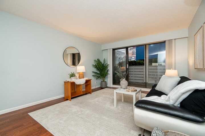 Photo 5 at 114 - 1950 W 8th Avenue, Kitsilano, Vancouver West