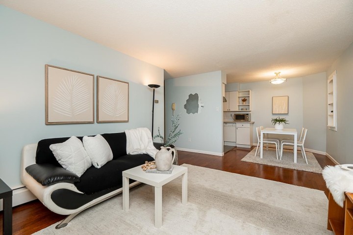 Photo 4 at 114 - 1950 W 8th Avenue, Kitsilano, Vancouver West