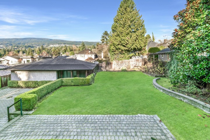 Photo 3 at 1031 Inglewood Avenue, Sentinel Hill, West Vancouver