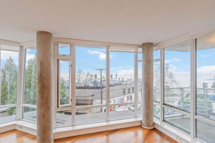 Photo 3 at 404 - 1762 Davie Street, West End VW, Vancouver West