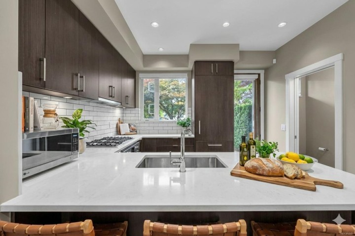 Photo 2 at 5502 Oak Street, Cambie, Vancouver West