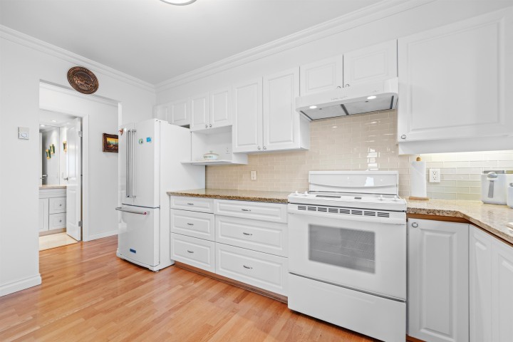 Photo 5 at 1601 - 2203 Bellevue Avenue, Dundarave, West Vancouver