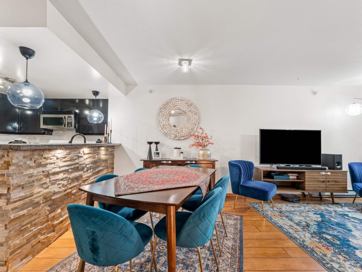 Photo 3 at 306 - 1328 W Pender Street, Coal Harbour, Vancouver West