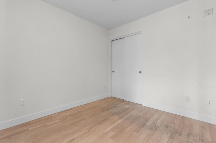 Photo 9 at 306 - 4355 W 10th Avenue, Point Grey, Vancouver West