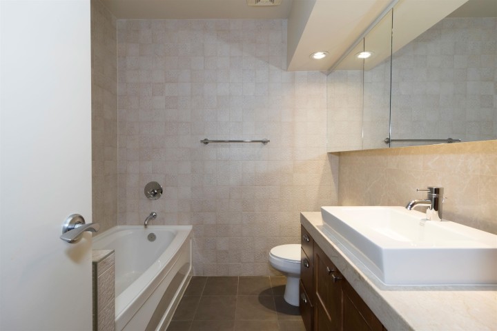 Photo 22 at 615 - 1333 W Georgia Street, Coal Harbour, Vancouver West