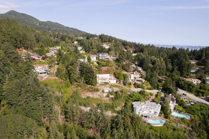 Photo 10 at 4783 Westwood Place, Cypress Park Estates, West Vancouver