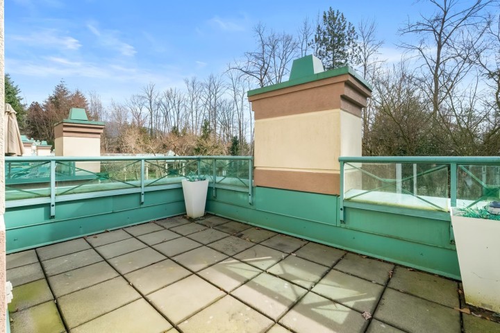 Photo 4 at 348 Taylor Way, Park Royal, West Vancouver