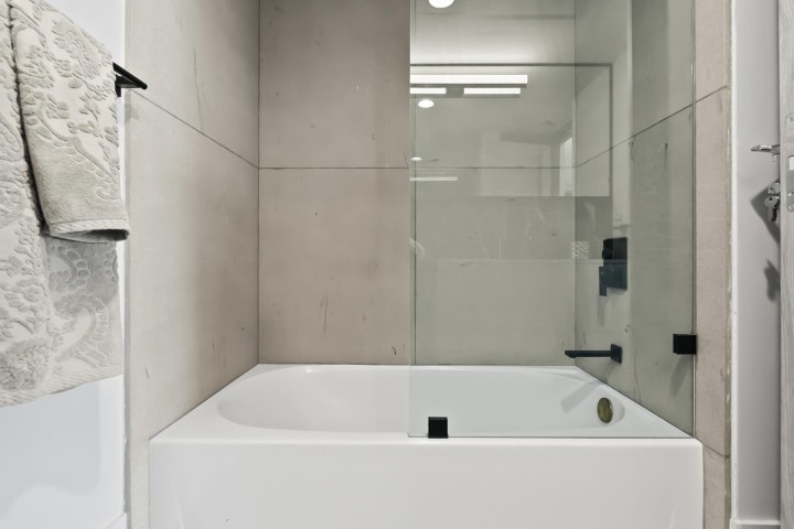 Photo 12 at 6D - 328 Taylor Way, Park Royal, West Vancouver