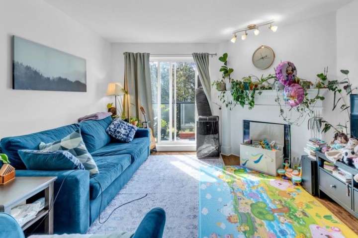 Photo 2 at 307 - 876 W 16th Avenue, Cambie, Vancouver West