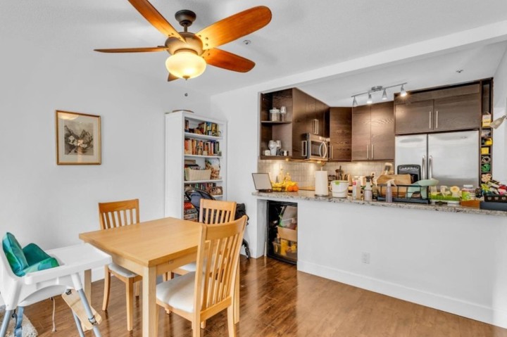 Photo 7 at 307 - 876 W 16th Avenue, Cambie, Vancouver West