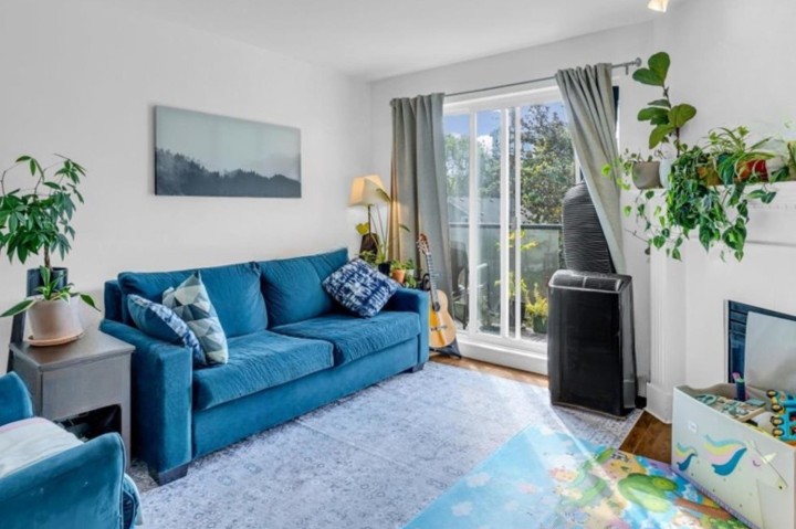 Photo 1 at 307 - 876 W 16th Avenue, Cambie, Vancouver West