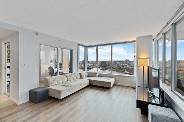 Photo 5 at 2303 - 33 Smithe Street, Yaletown, Vancouver West