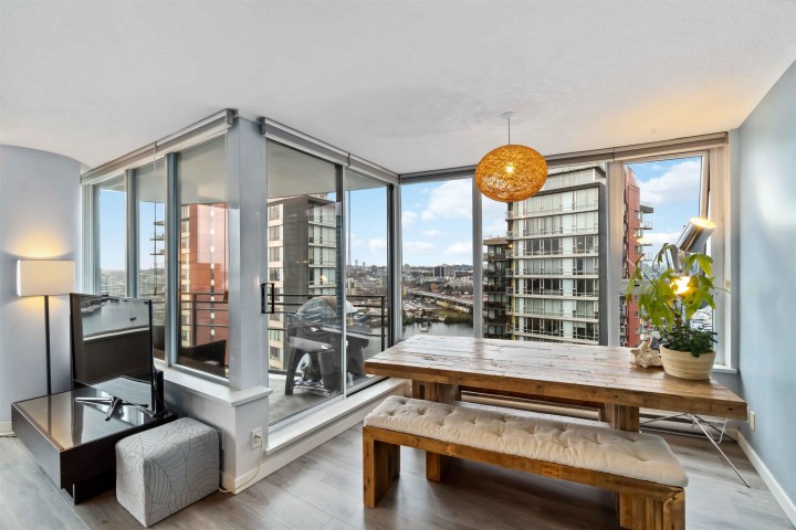 Photo 4 at 2303 - 33 Smithe Street, Yaletown, Vancouver West