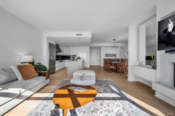 Photo 13 at 401 - 3315 Cypress Place, Cypress Park Estates, West Vancouver