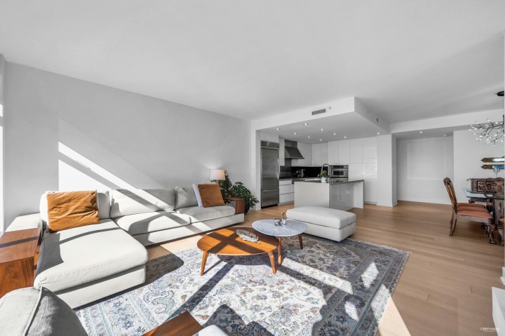 Photo 12 at 401 - 3315 Cypress Place, Cypress Park Estates, West Vancouver