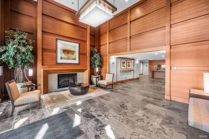 Photo 33 at 401 - 3315 Cypress Place, Cypress Park Estates, West Vancouver