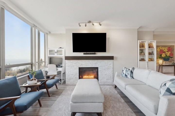 Photo 2 at 302 - 3131 Deer Ridge Drive, Deer Ridge WV, West Vancouver