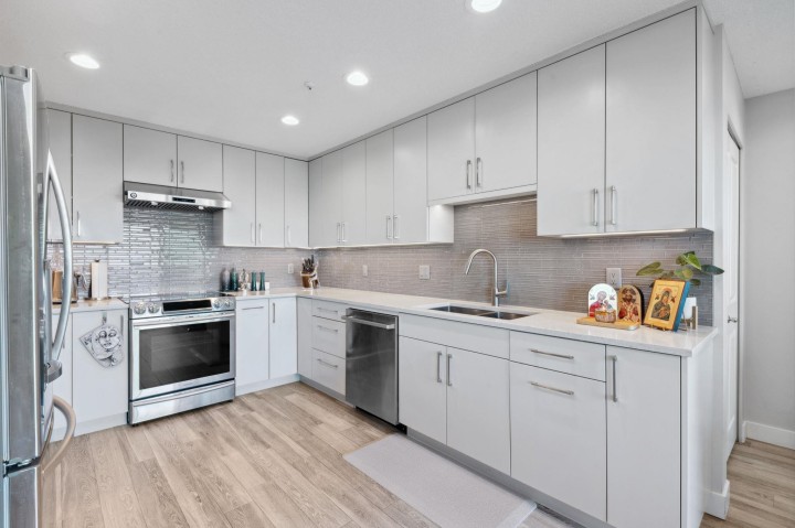 Photo 6 at 302 - 3131 Deer Ridge Drive, Deer Ridge WV, West Vancouver