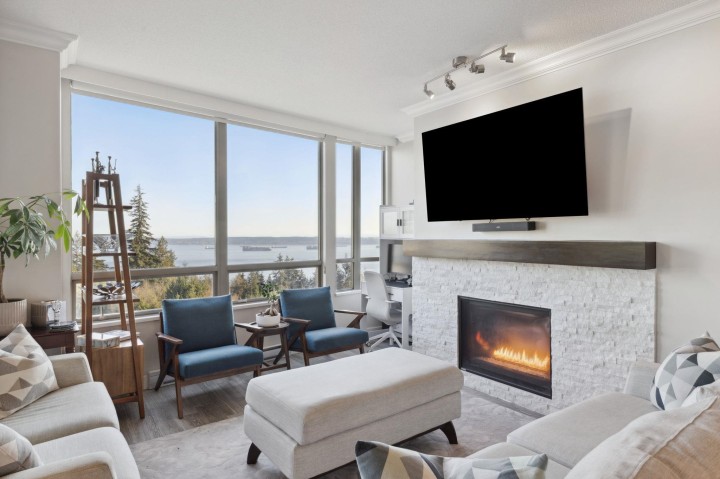 Photo 3 at 302 - 3131 Deer Ridge Drive, Deer Ridge WV, West Vancouver