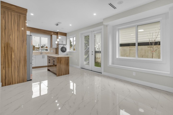 Photo 6 at 4325 Kamloops Street, Collingwood VE, Vancouver East