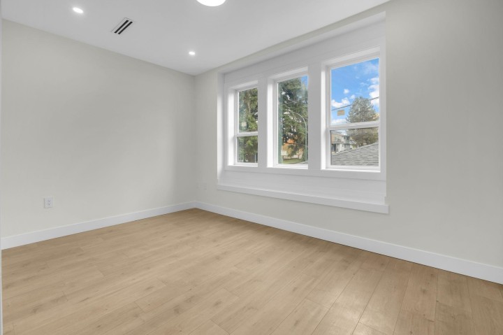 Photo 13 at 4325 Kamloops Street, Collingwood VE, Vancouver East