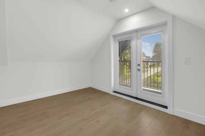 Photo 16 at 4325 Kamloops Street, Collingwood VE, Vancouver East