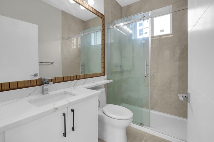 Photo 12 at 4325 Kamloops Street, Collingwood VE, Vancouver East