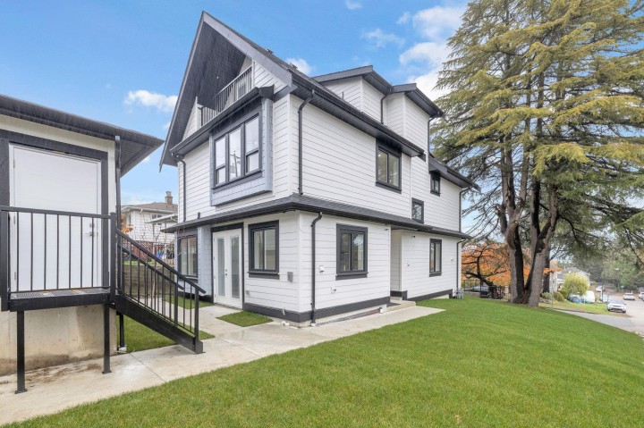 Photo 1 at 4325 Kamloops Street, Collingwood VE, Vancouver East