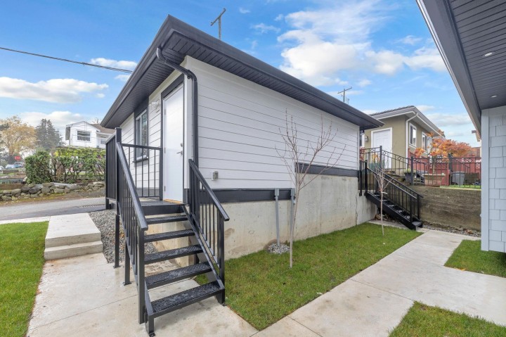 Photo 20 at 4325 Kamloops Street, Collingwood VE, Vancouver East