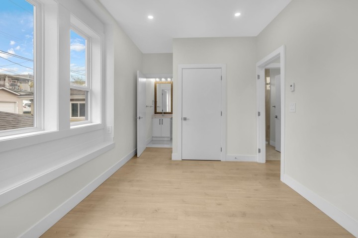 Photo 14 at 4325 Kamloops Street, Collingwood VE, Vancouver East