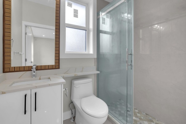Photo 15 at 4325 Kamloops Street, Collingwood VE, Vancouver East