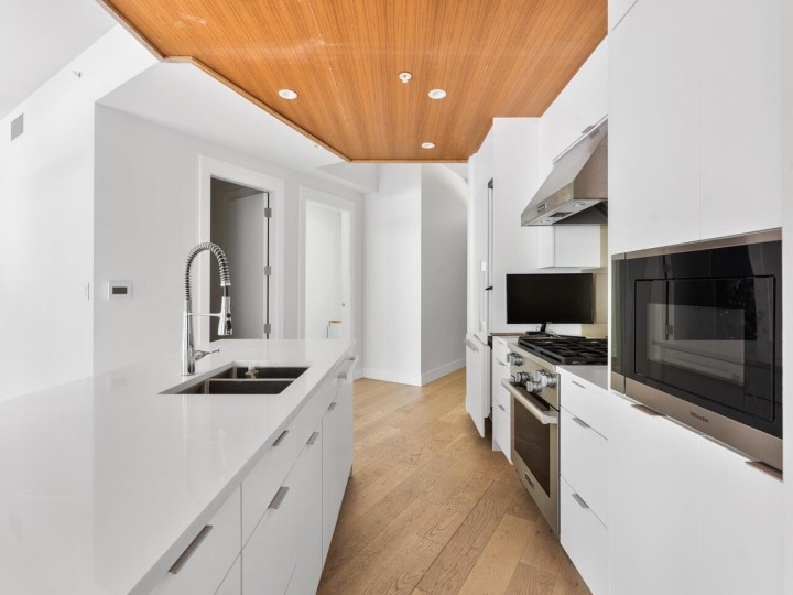 Photo 4 at 405 - 6687 Nelson Avenue, Horseshoe Bay WV, West Vancouver